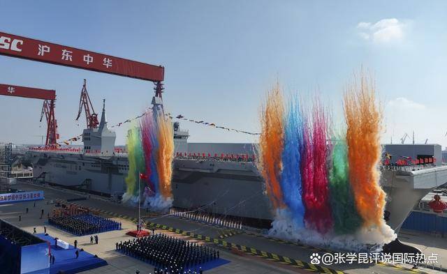 解放軍最新戰(zhàn)艦亮相，又是一個(gè)“全球第一”，為“臺(tái)獨(dú)”量身定做
