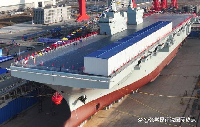 解放軍最新戰(zhàn)艦亮相，又是一個(gè)“全球第一”，為“臺(tái)獨(dú)”量身定做