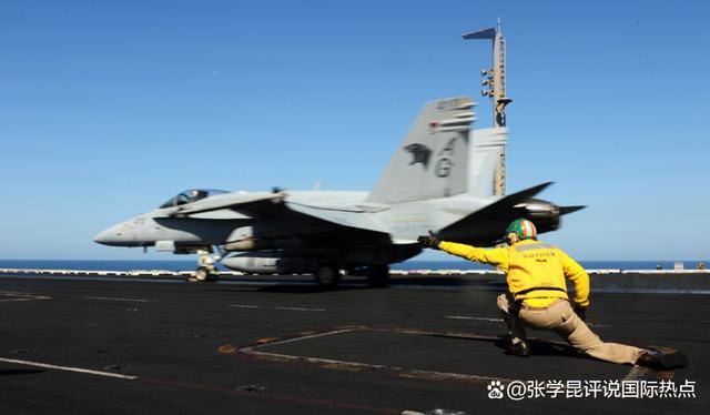 解放軍最新戰(zhàn)艦亮相，又是一個(gè)“全球第一”，為“臺(tái)獨(dú)”量身定做
