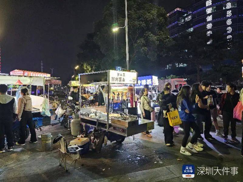 深圳一商圈50米40多個攤位，還擺上機動車道！街道辦：清理整治勸導(dǎo)