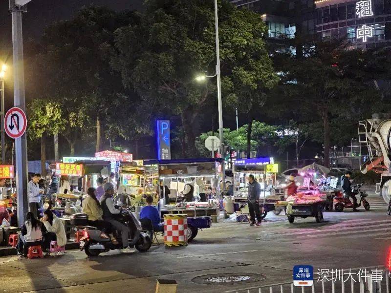 深圳一商圈50米40多個攤位，還擺上機動車道！街道辦：清理整治勸導(dǎo)