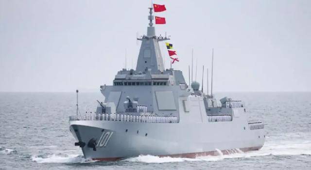 中美軍機黃巖島交鋒：美偵察機從頭頂飛過，轟6K掛彈升空