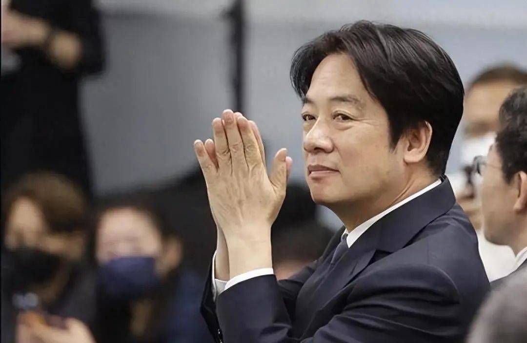 24小時內(nèi)，全島曝“入黨”潮，第二個柯文哲冒頭，臺黨團開始罷免