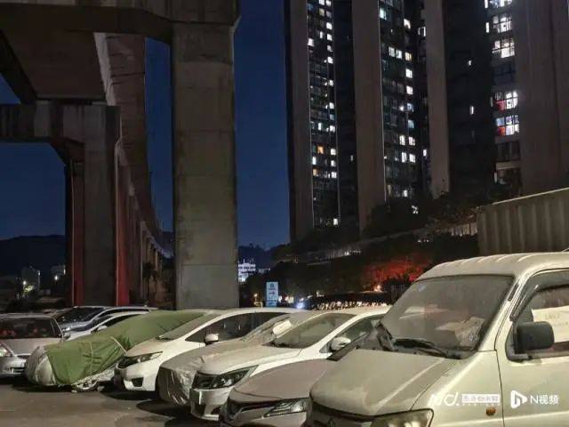 黑煙滾滾！十幾輛汽車被燒！深圳官方通報(bào)