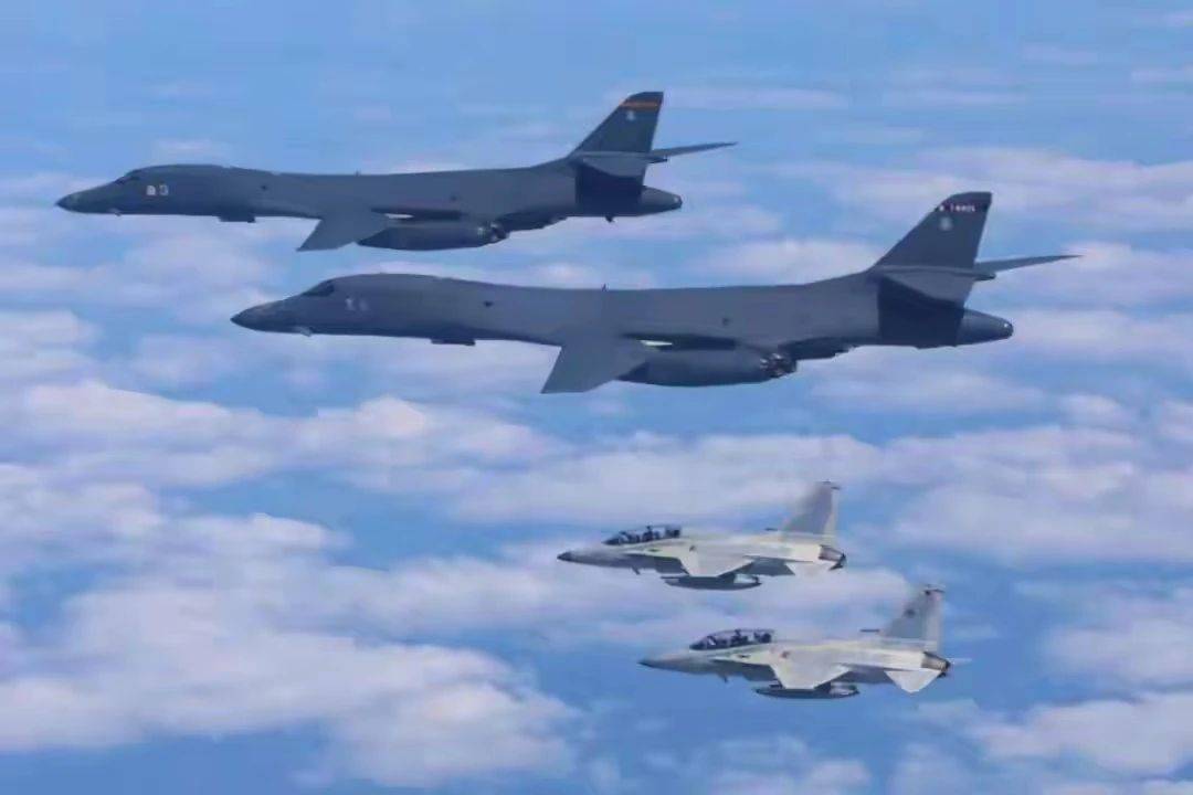 動真格了！“大魚”全露頭，5架戰(zhàn)機欲飛越黃巖島，解放軍打開天窗說亮話