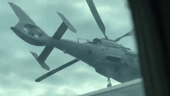 極限三米！黃巖島中菲空中對峙！武直9強(qiáng)勢碾壓，菲記者嚇得尖叫