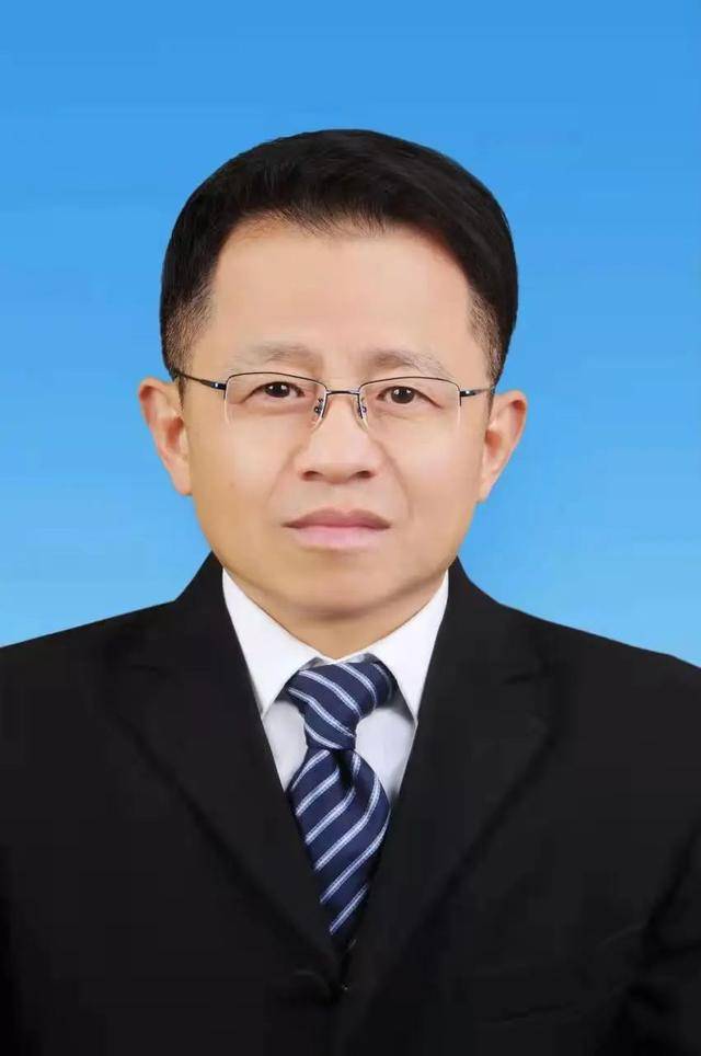 全國(guó)兩會(huì)閉幕后第一天，他落馬