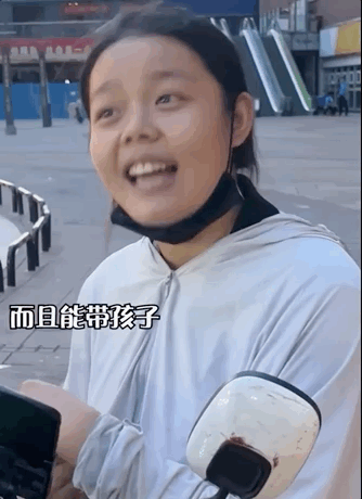 曾被全網(wǎng)心疼的“21歲送外賣單親媽媽”買房：終于有家了