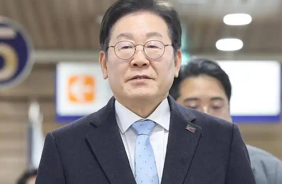 支持率反超，尹錫悅被逼下臺(tái)，李在明沉默不語，韓國被列入黑名單