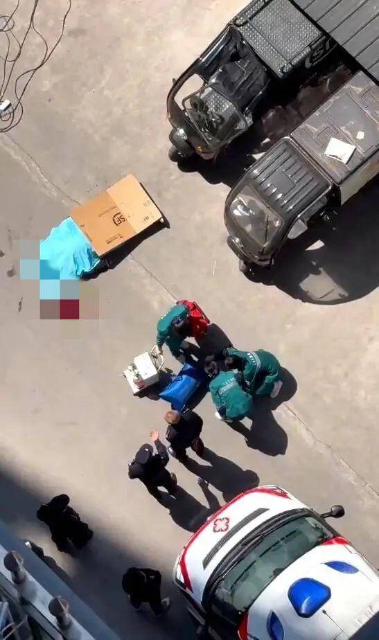 小區(qū)高空墜物砸死快遞員，四川巴中警方通報：2人被刑拘