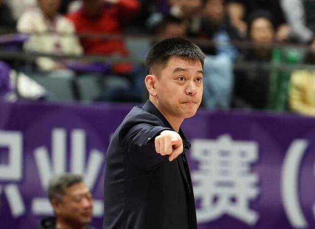 楊鳴：遼籃不容易 第三階段被盼“死刑”被質(zhì)疑