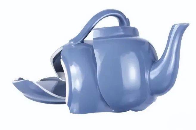 英國外交官爆料：中國人送的茶壺不小心摔碎，竟然掉出個竊聽器？