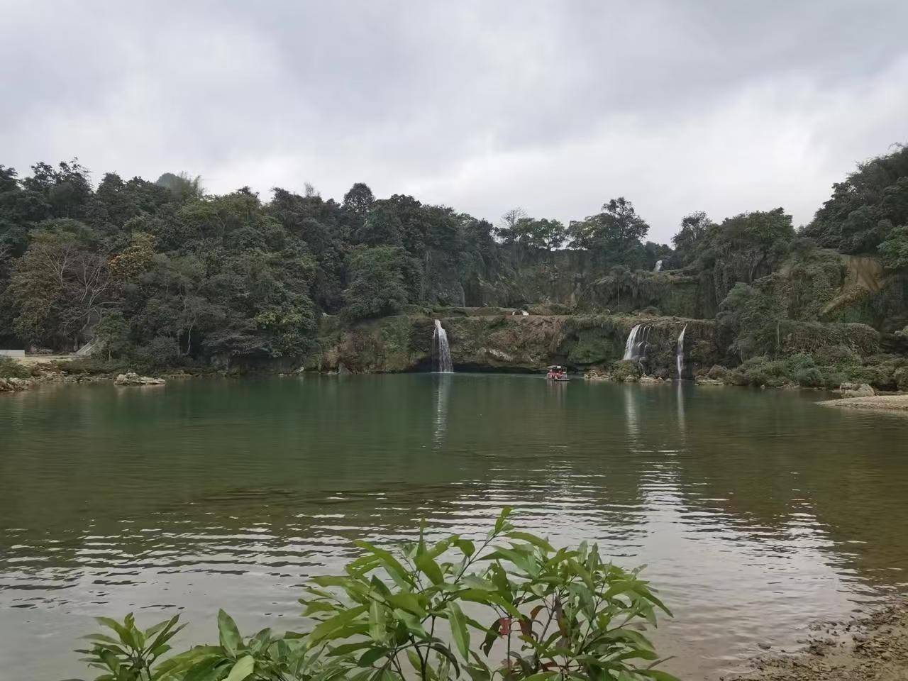 廣西德天跨國瀑布變“小水滴”，景區(qū)：枯水期，水量要到6月以后恢復(fù)