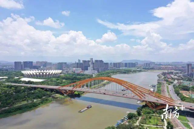 給五區(qū)干部開會，佛山市委書記發(fā)出“靈魂三問”