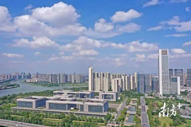 給五區(qū)干部開會，佛山市委書記發(fā)出“靈魂三問”