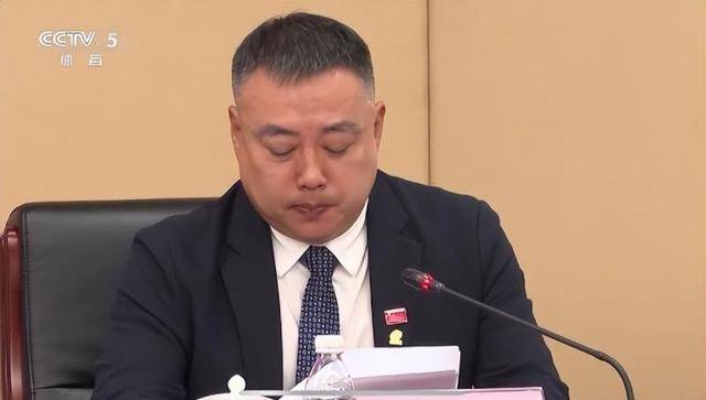 劉國梁淚灑會(huì)場，“乒乓球是融入血脈的信仰”，國際乒聯(lián)：他將繼續(xù)擔(dān)任兩項(xiàng)重要職務(wù)