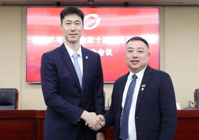 劉國梁淚灑會(huì)場，“乒乓球是融入血脈的信仰”，國際乒聯(lián)：他將繼續(xù)擔(dān)任兩項(xiàng)重要職務(wù)