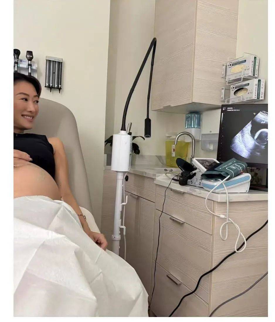 謝霆鋒妹妹謝婷婷宣布懷第二胎！曬出和高大外籍老公甜蜜合照