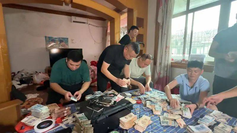 每天印多少花多少，夫妻倆家中合伙印制20多萬元假幣，雙雙被拘