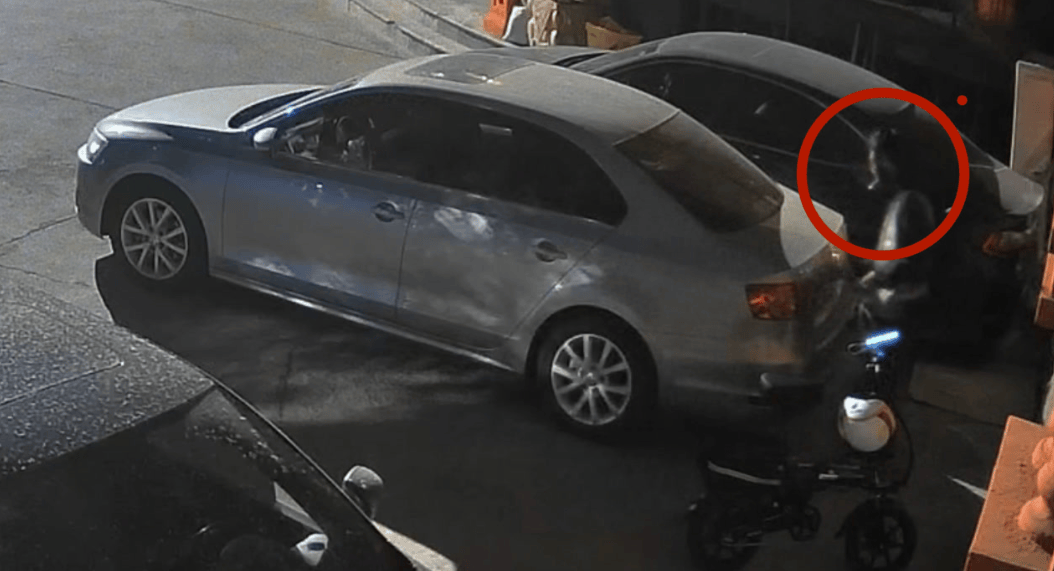 北京一代駕小哥亂扔煙頭，凌晨燒毀一輛車！警方：拘