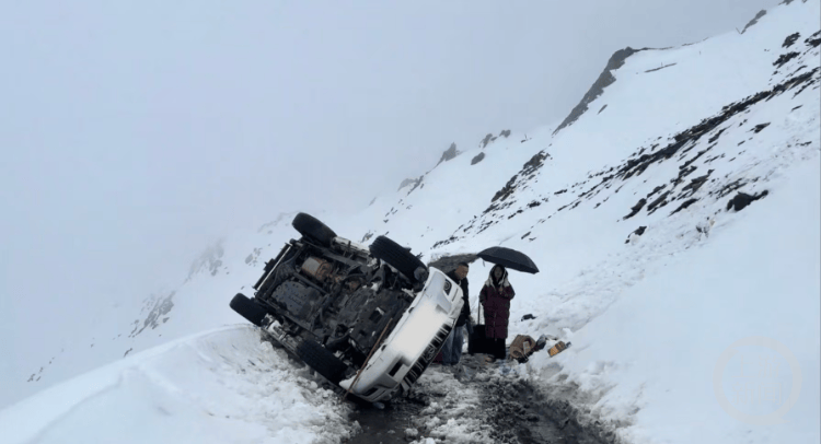 海拔4000米一越野車側翻！5人獲救，1人不幸遇難