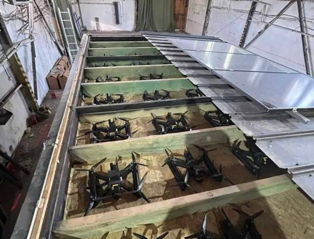 俄導彈百發(fā)百中！搗毀烏軍“老巢”，316架無人機全被炸成碎片