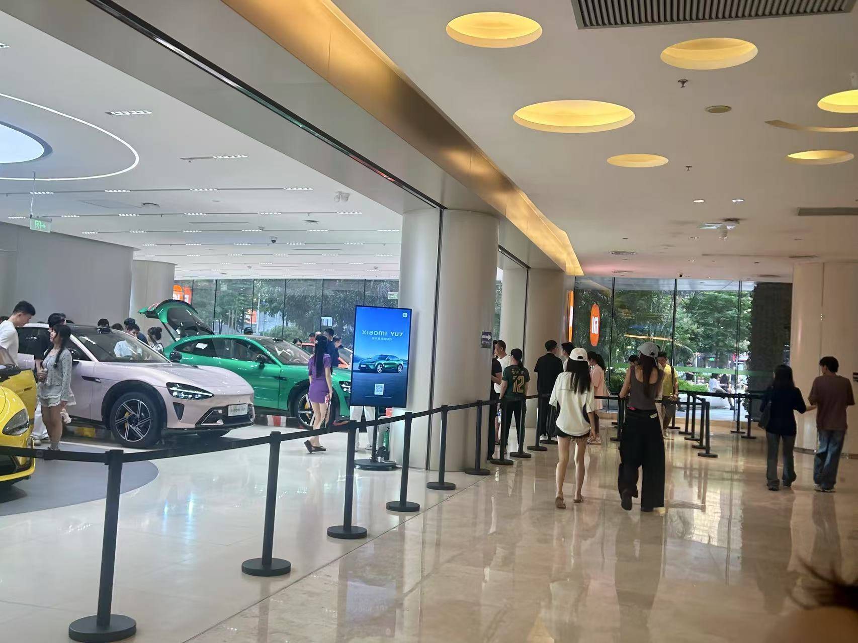 小米YU7上市72小時(shí)：“鎖單+1”刷屏工作群，提車時(shí)間最長超一年，雷軍直面“產(chǎn)能挑戰(zhàn)”？