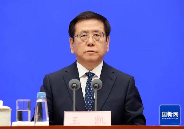 河南省省長：年輕干部要做清正廉潔的干凈人，堅(jiān)決剎住違規(guī)吃喝歪風(fēng)