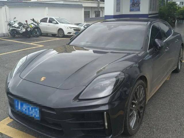 離奇！昆明一輛140萬(wàn)的保時(shí)捷在停車場(chǎng)憑空消失