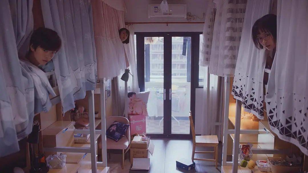 “在走廊偶遇都會尷尬”，00后大學舍友咋成了最熟悉的陌生人