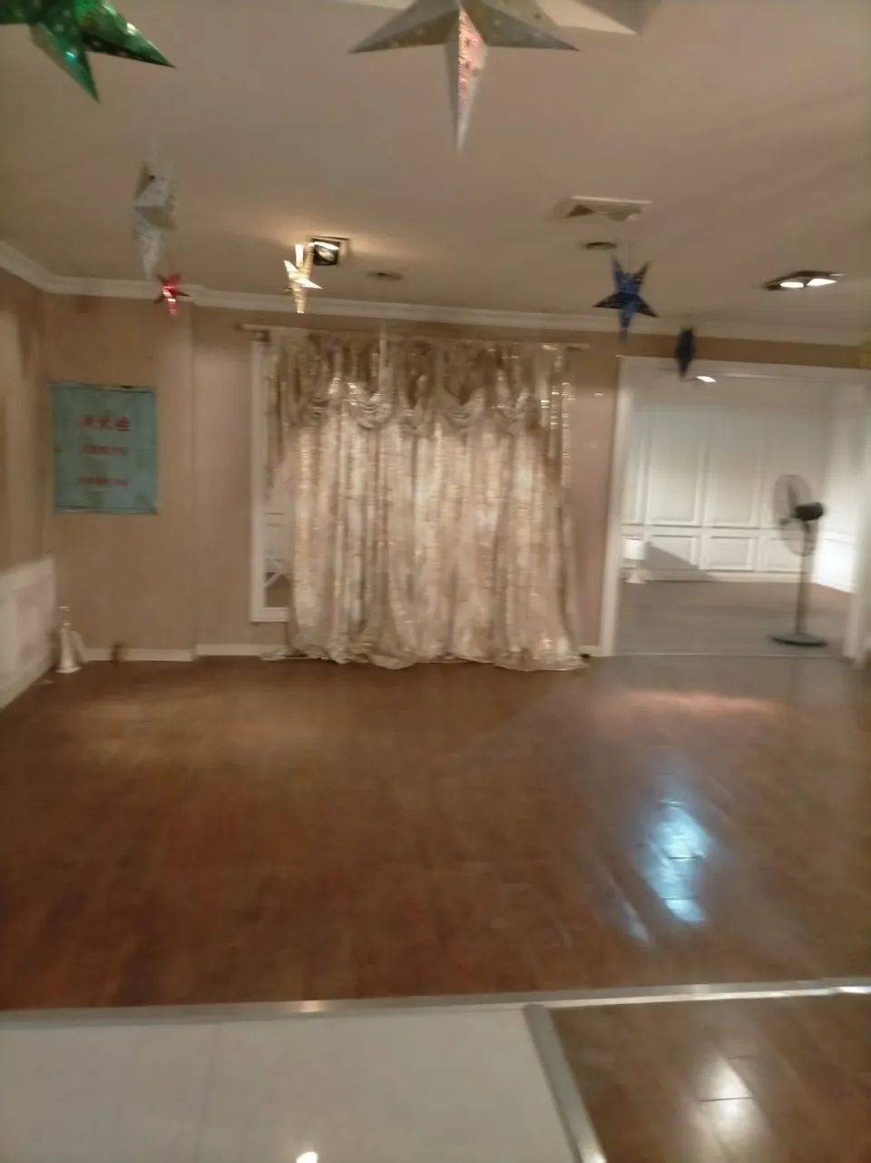 湖南一女子稱(chēng)價(jià)值百萬(wàn)家具失蹤5年難立案：二房東是民警，其父系退休縣領(lǐng)導(dǎo)