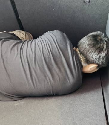 9歲男童被安排后備箱數(shù)小時，生母再發(fā)聲：已提起訴訟