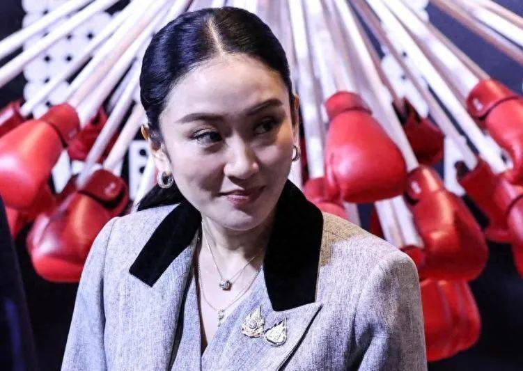 4比2，泰國最新民調(diào)出爐，佩通坦想官復(fù)原職，中方說了句公道話