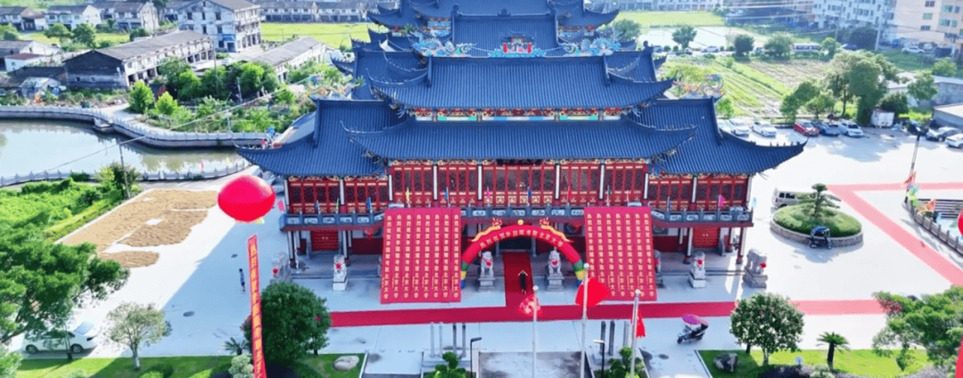 溫州一李姓孩子考上北大，當(dāng)?shù)卦诶钍献陟舸筠k儀式，還“驚動(dòng)了宗族長(zhǎng)老”，當(dāng)?shù)鼗貞?yīng)