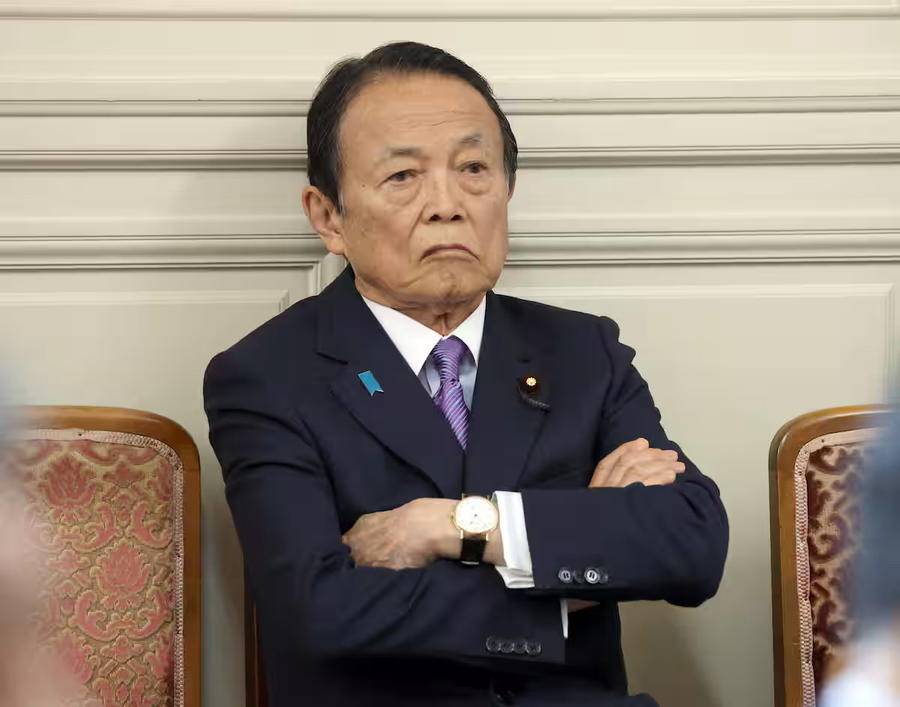 自民黨在參議院選舉慘敗后，麻生太郎想把石破茂拉下馬