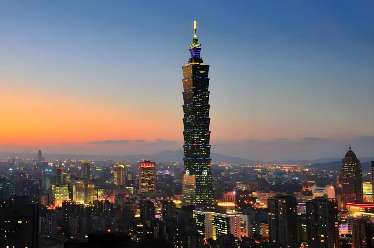 剛剛！中方連發(fā)三道警告，我外長(zhǎng)公開(kāi)表態(tài)，絕不允許日本強(qiáng)軍擴(kuò)武