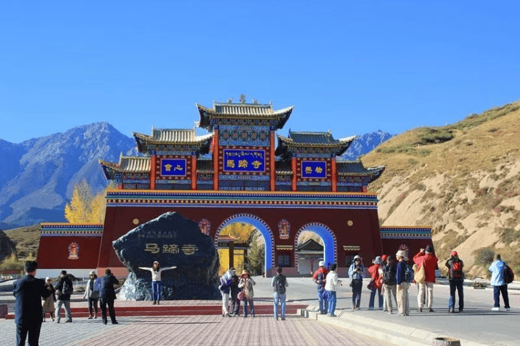 甘肅馬蹄寺景區(qū)被曝收300元/人“天價過路費”，當?shù)匚穆貌块T：屬實，已下發(fā)整改函