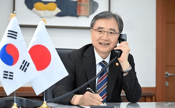 中方不用給韓國留座位了？李在明9月行程恐怕要涼，中國外長掛斷電話，送給韓國一句話