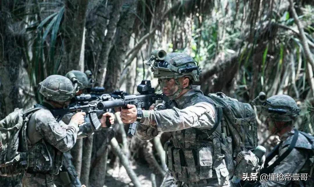 中國特種兵新裝備摸禿美軍，網友：你跟我說這是解放軍？
