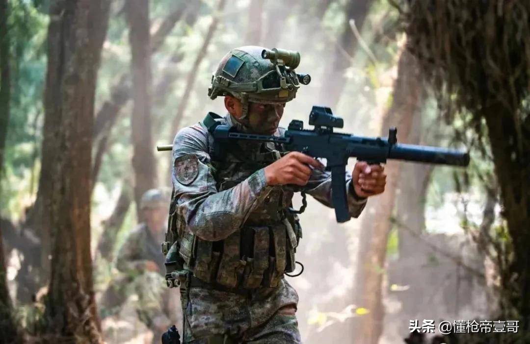 中國特種兵新裝備摸禿美軍，網友：你跟我說這是解放軍？