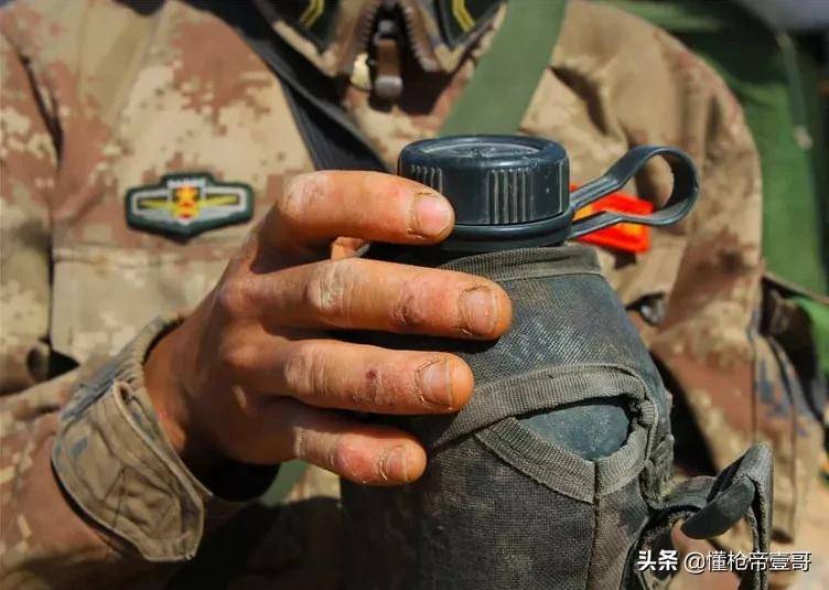 中國特種兵新裝備摸禿美軍，網友：你跟我說這是解放軍？