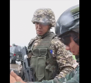 中國特種兵新裝備摸禿美軍，網友：你跟我說這是解放軍？