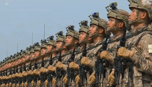 中國特種兵新裝備摸禿美軍，網友：你跟我說這是解放軍？