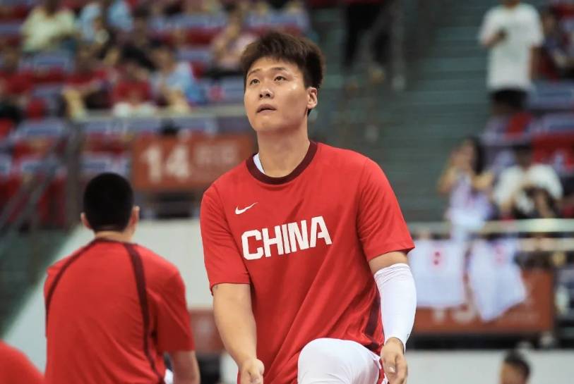 20年前曾大勝88分！中國(guó)男籃今晚首戰(zhàn)對(duì)陣東道主沙特隊(duì)，趙睿稱亞洲杯目標(biāo)是站上領(lǐng)獎(jiǎng)臺(tái)
