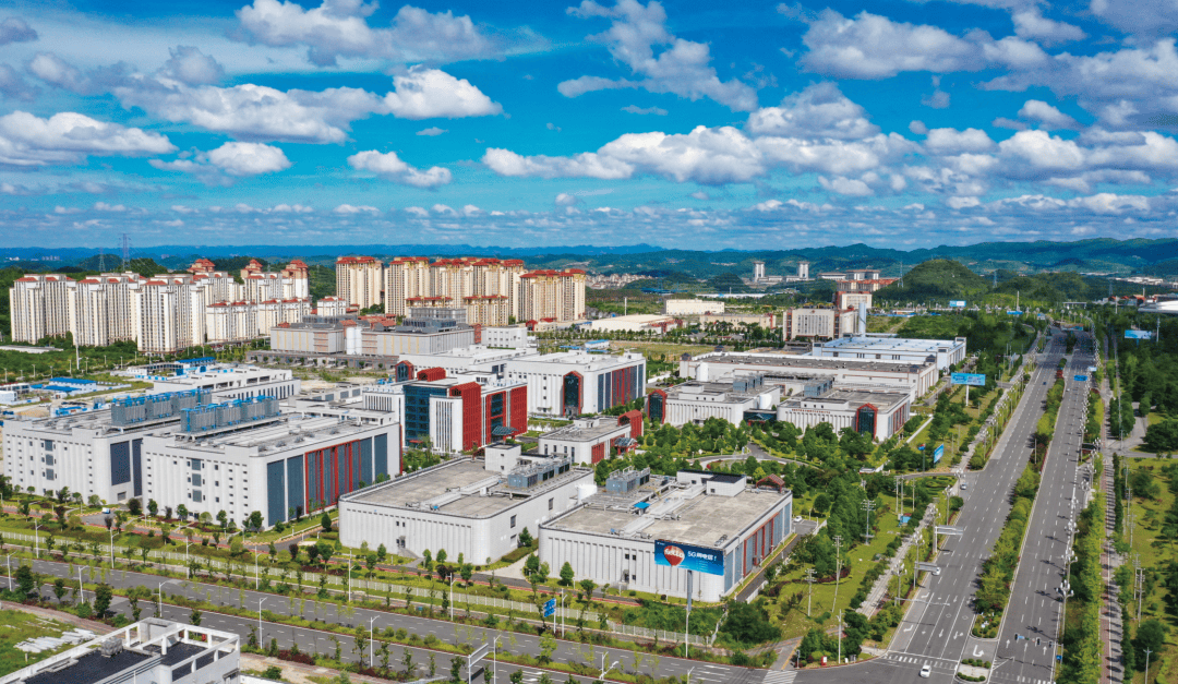 貴州省委常委、貴陽市委書記胡忠雄：統(tǒng)籌發(fā)展和安全 做強(qiáng)做優(yōu)數(shù)字經(jīng)濟(jì)
