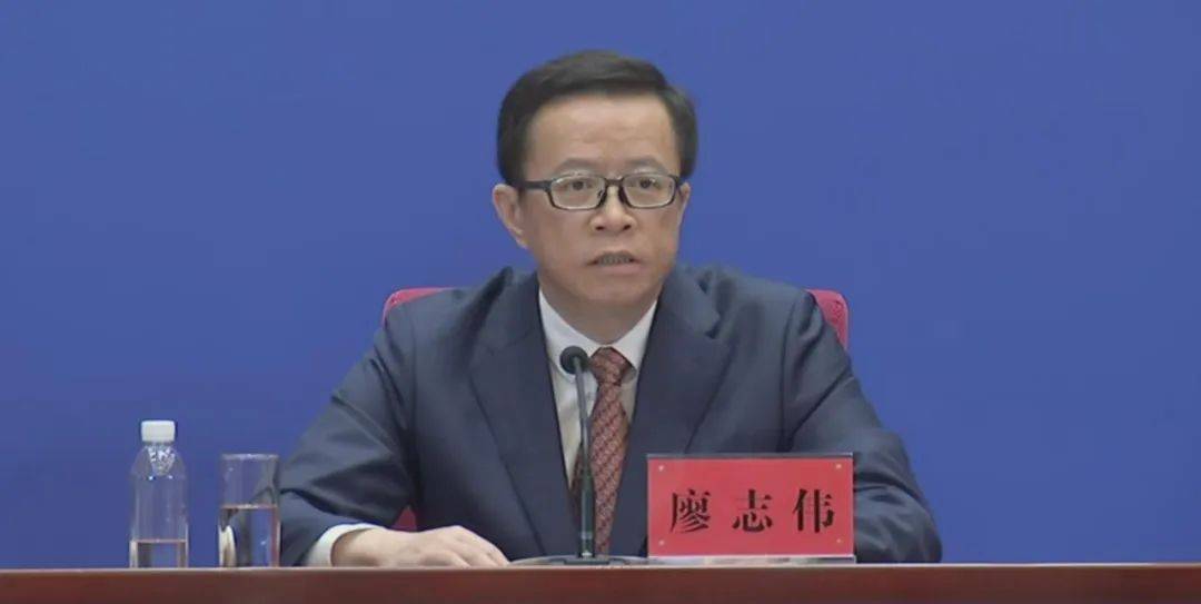 受中央組織部領(lǐng)導(dǎo)委派，中央組織部有關(guān)干部局負(fù)責(zé)同志出席長(zhǎng)江委領(lǐng)導(dǎo)干部會(huì)議，宣布中央決定：廖志偉同志任長(zhǎng)江水利委員會(huì)黨組書(shū)記