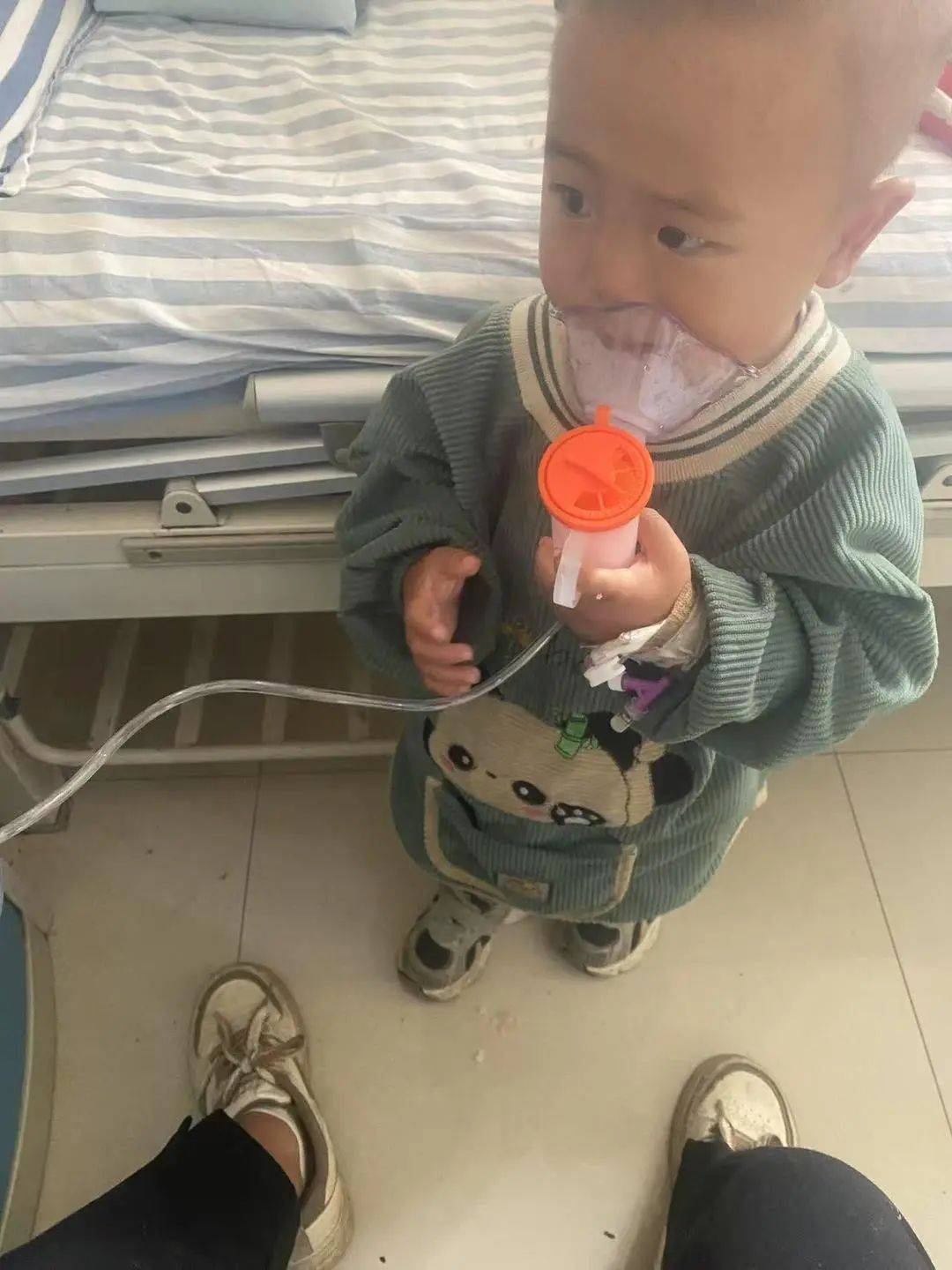 1歲男孩家門口失蹤已超6天！媽媽：爺爺睡了20分鐘他就不見了，孩子爸爸去年患癌去世；當(dāng)?shù)匾颜归_地毯式搜索