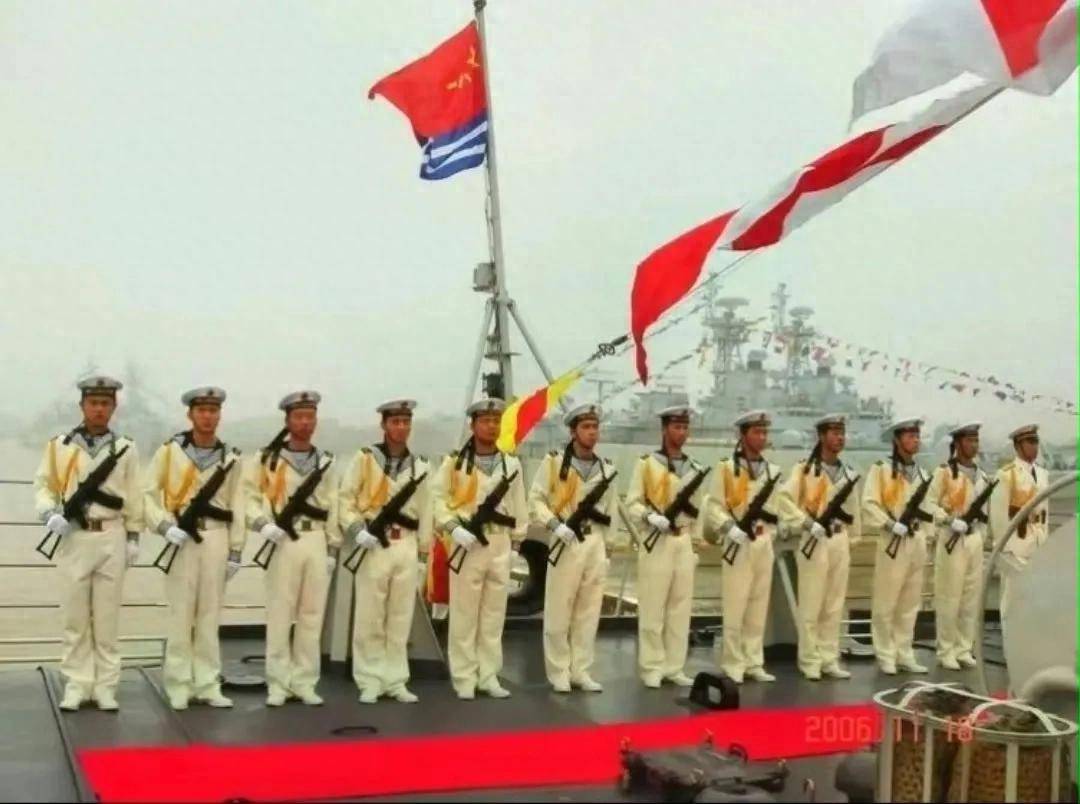 解放軍海軍裝備俄制AKS-74U，為啥不用國產(chǎn)步槍？