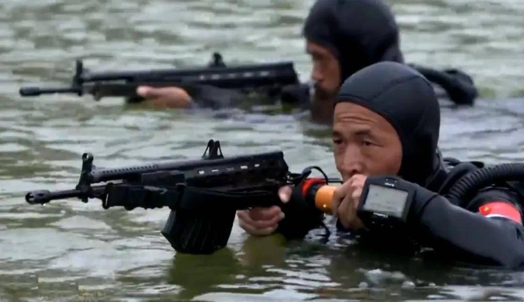 解放軍海軍裝備俄制AKS-74U，為啥不用國產(chǎn)步槍？