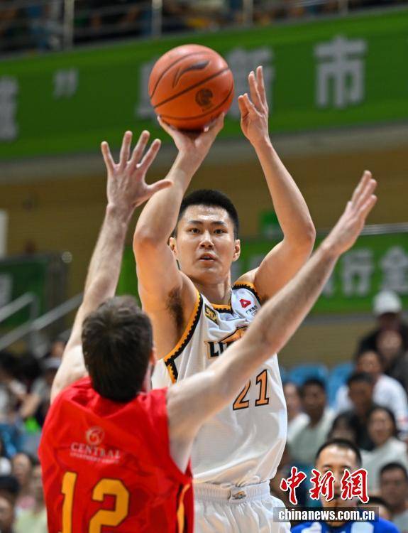 第九屆阜新籃球節(jié)：遼寧本鋼隊勝澳大利亞墨爾本老虎隊